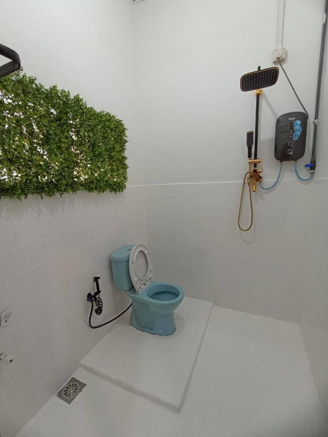 Basrie Villa "Mslim Only" - Mini Cinema , Private Pool , Wi-Fi , Netflix Muar Exterior foto
