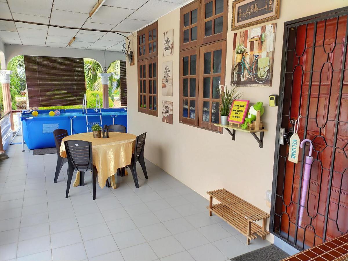 Basrie Villa "Mslim Only" - Mini Cinema , Private Pool , Wi-Fi , Netflix Muar Exterior foto